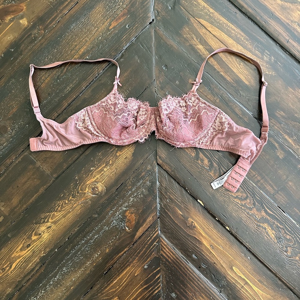 Victoria's Secret Lace Underwire Bra - Mauve